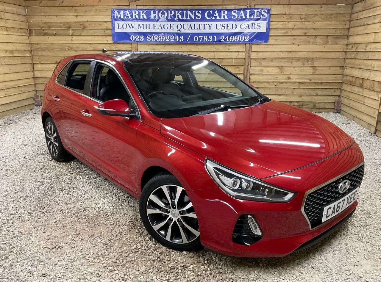 A 2017 HYUNDAI I30 1.6 CRDi Blue Drive Premium SE Hatchback 5dr Diesel DCT Euro 6 (s/s) (110 p A 2017 HYUNDAI I30 1.6 CRDi Blue Drive Premium SE Hatchback 5dr Diesel DCT Euro 6 (s/s) (110 p