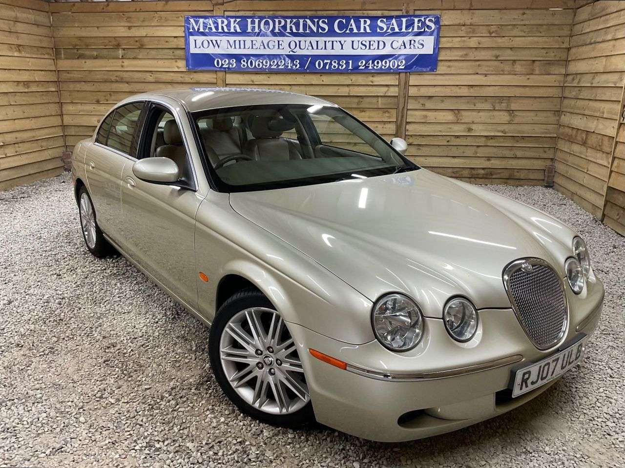 A 2007 JAGUAR S-TYPE 2.7D V6 SE Saloon 4dr Diesel automatic (179 g/km, 206 bhp) DEMO+ONE LADY OW A 2007 JAGUAR S-TYPE 2.7D V6 SE Saloon 4dr Diesel automatic (179 g/km, 206 bhp) DEMO+ONE LADY OW