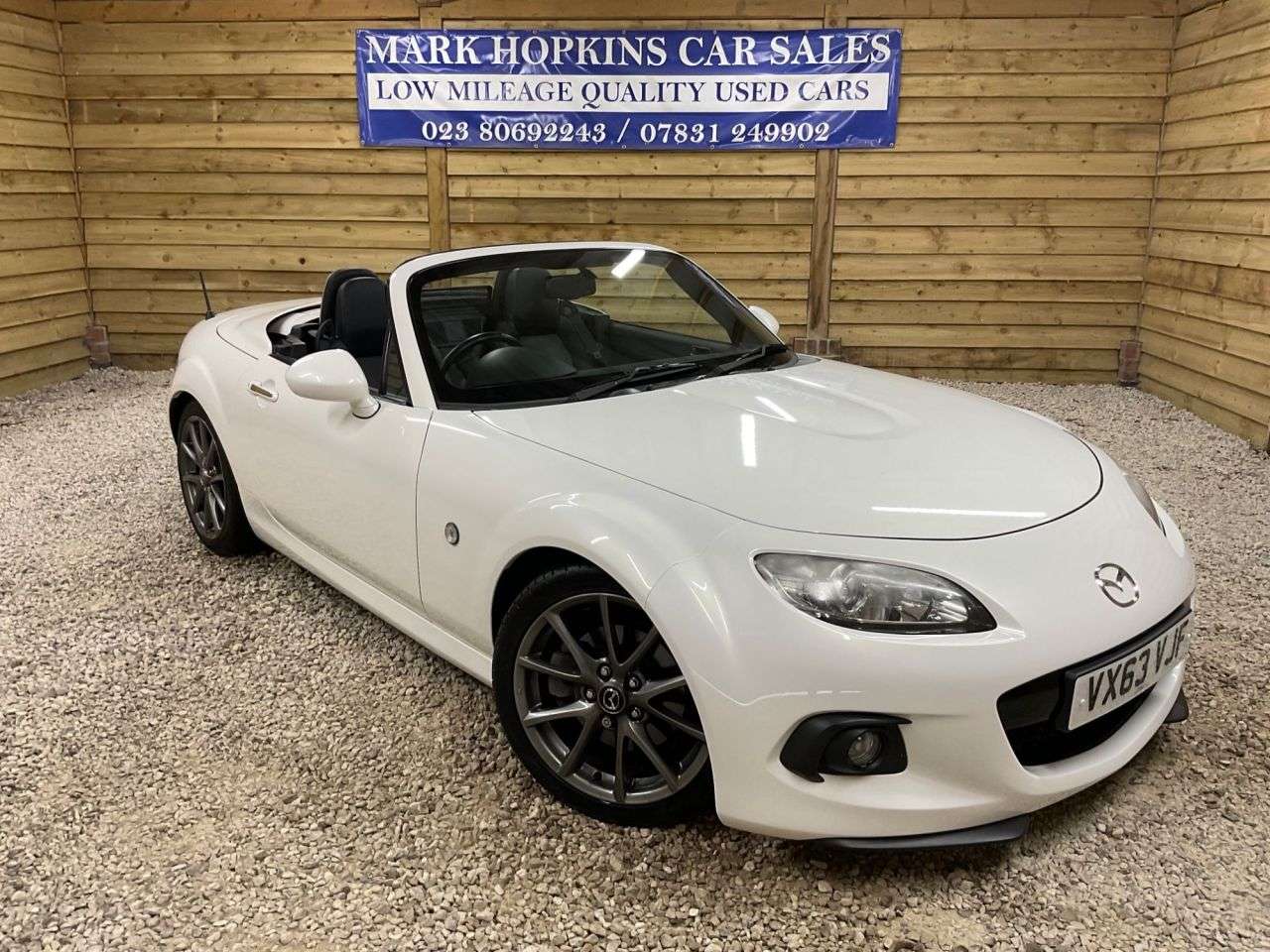 A 2013 MAZDA MX-5 2.0i Sport Tech Roadster 2dr Petrol Manual Euro 5 (160 ps) HIGH SPEC INCRED A 2013 MAZDA MX-5 2.0i Sport Tech Roadster 2dr Petrol Manual Euro 5 (160 ps) HIGH SPEC INCRED