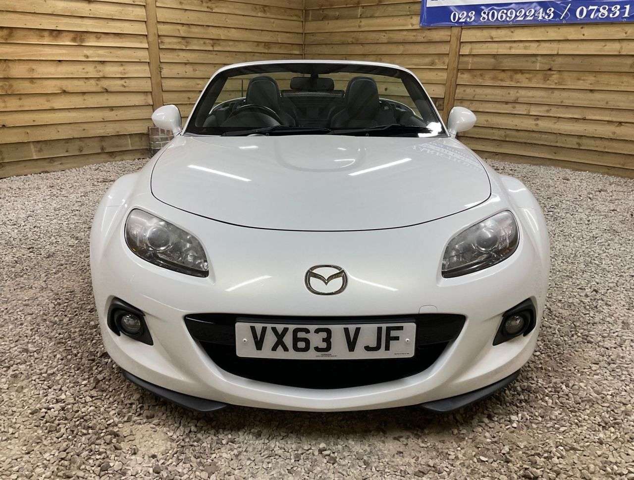 A 2013 MAZDA MX-5 2.0i Sport Tech Roadster 2dr Petrol Manual Euro 5 (160 ps) HIGH SPEC INCRED A 2013 MAZDA MX-5 2.0i Sport Tech Roadster 2dr Petrol Manual Euro 5 (160 ps) HIGH SPEC INCRED