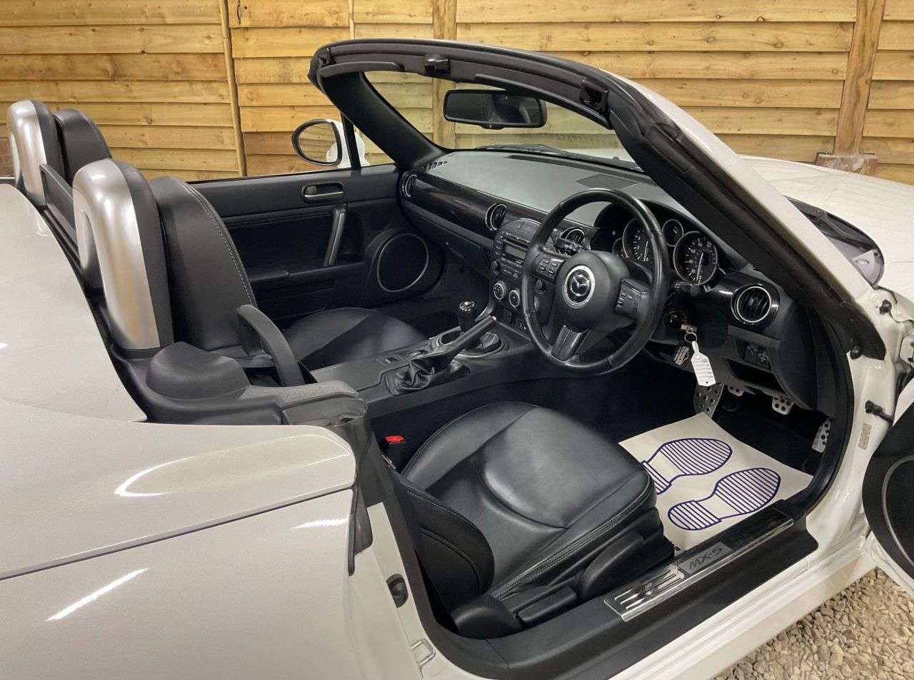 2013 MAZDA MX-5 2013 MAZDA MX-5