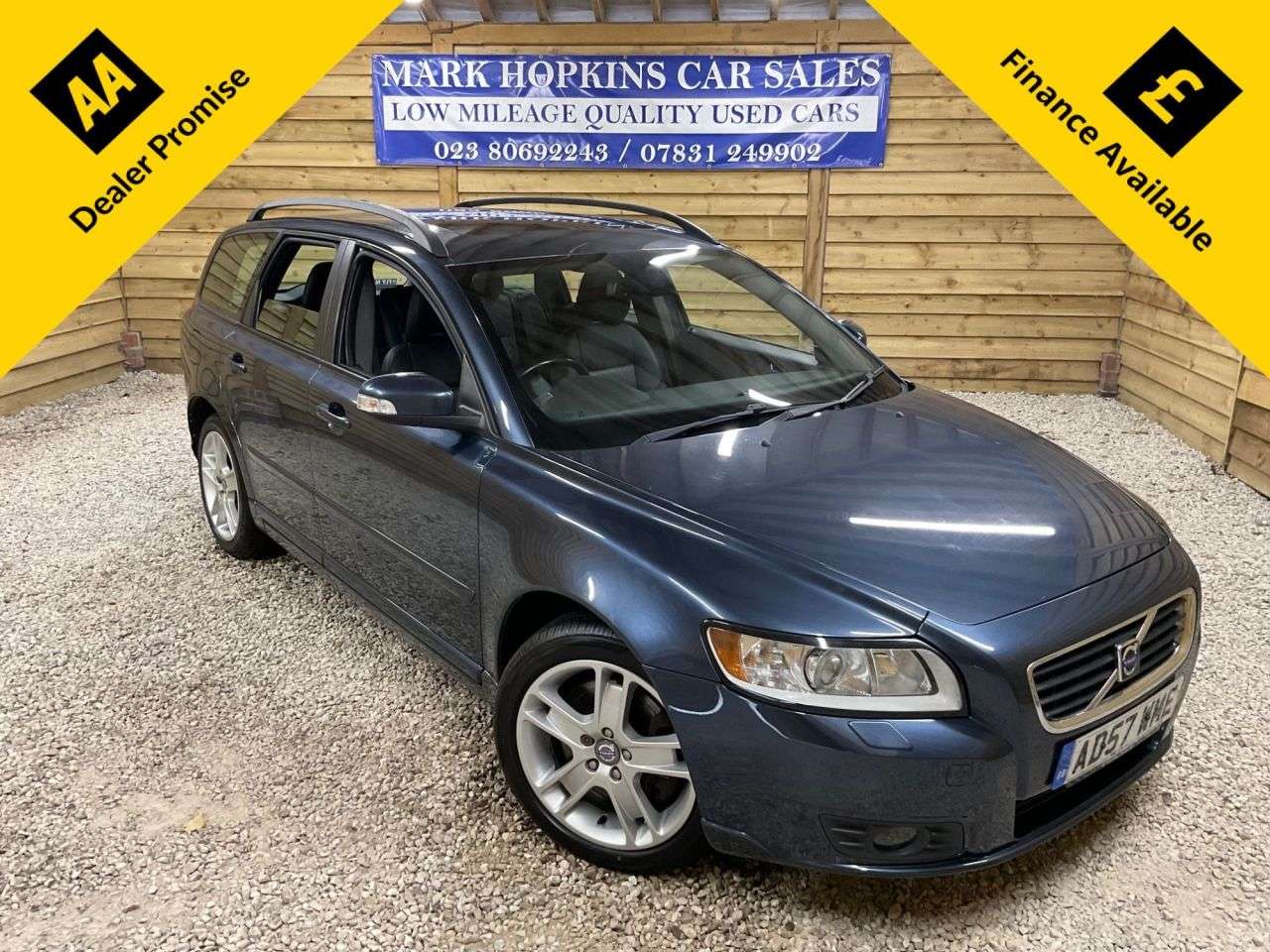 A 2008 VOLVO V50 2.4 D5 SE Estate 5dr Diesel Geartronic Euro 4 (180 ps) DEMO+TWO LADY OWNERS A 2008 VOLVO V50 2.4 D5 SE Estate 5dr Diesel Geartronic Euro 4 (180 ps) DEMO+TWO LADY OWNERS