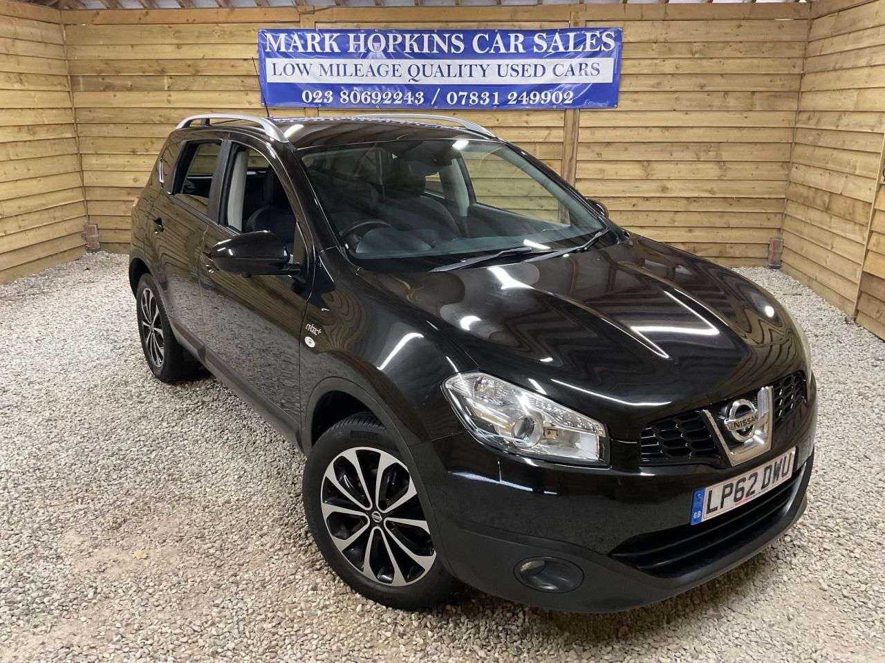 A 2013 NISSAN QASHQAI 1.6 n-tec+ SUV 5dr Petrol CVT 2WD Euro 5 (117 ps) DEMO+ONE OWNER HIGH SPEC A 2013 NISSAN QASHQAI 1.6 n-tec+ SUV 5dr Petrol CVT 2WD Euro 5 (117 ps) DEMO+ONE OWNER HIGH SPEC