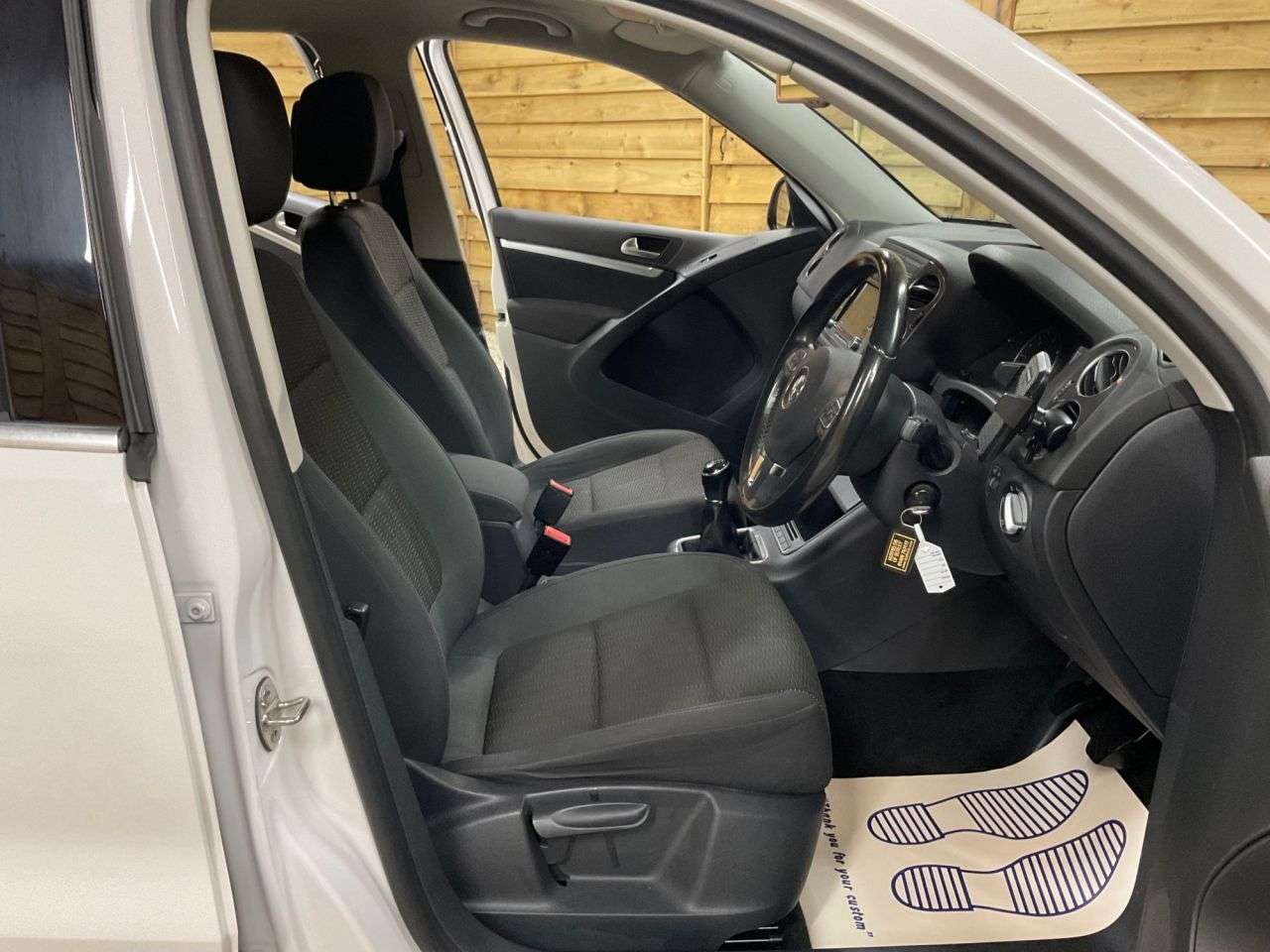 2011 VOLKSWAGEN TIGUAN 2011 VOLKSWAGEN TIGUAN