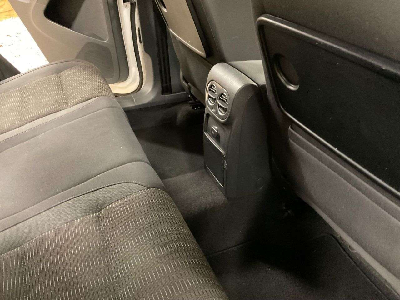 2011 VOLKSWAGEN TIGUAN 2011 VOLKSWAGEN TIGUAN
