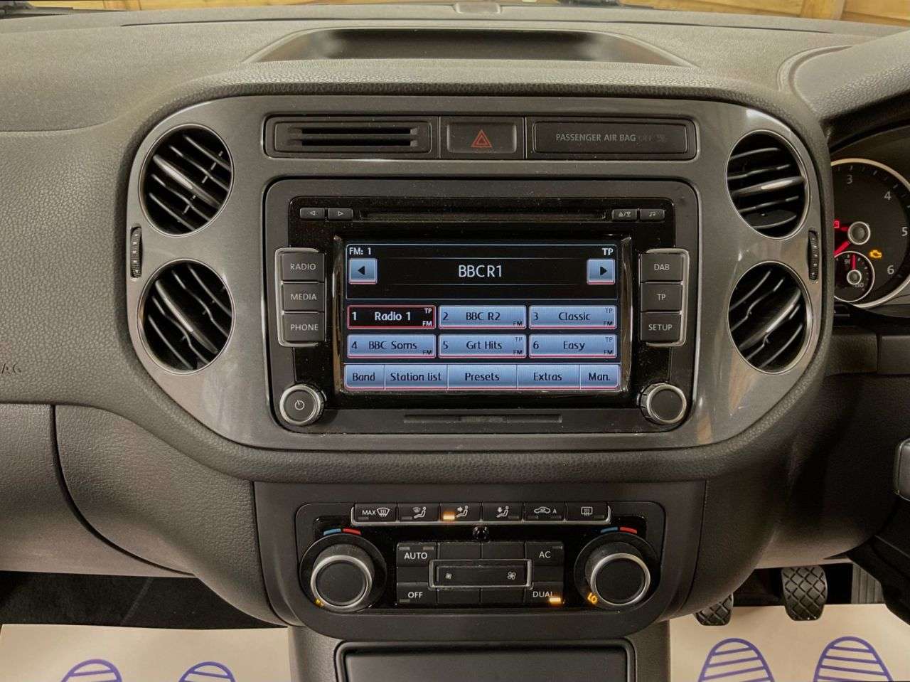 2011 VOLKSWAGEN TIGUAN 2011 VOLKSWAGEN TIGUAN