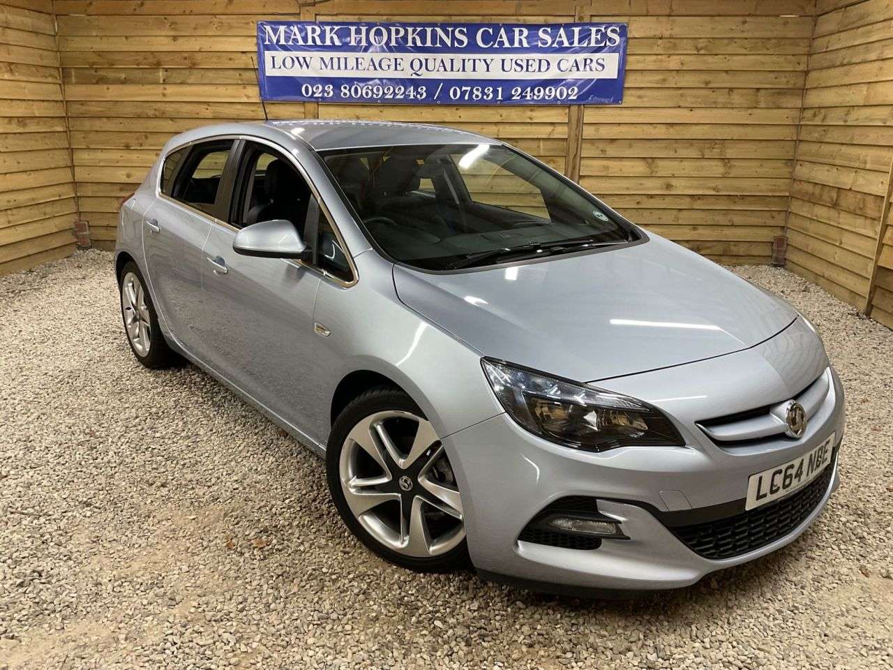 A 2014 VAUXHALL ASTRA 1.6 16v Limited Edition Hatchback 5dr Petrol Manual Euro 5 (115 ps) DEMO+ON A 2014 VAUXHALL ASTRA 1.6 16v Limited Edition Hatchback 5dr Petrol Manual Euro 5 (115 ps) DEMO+ON