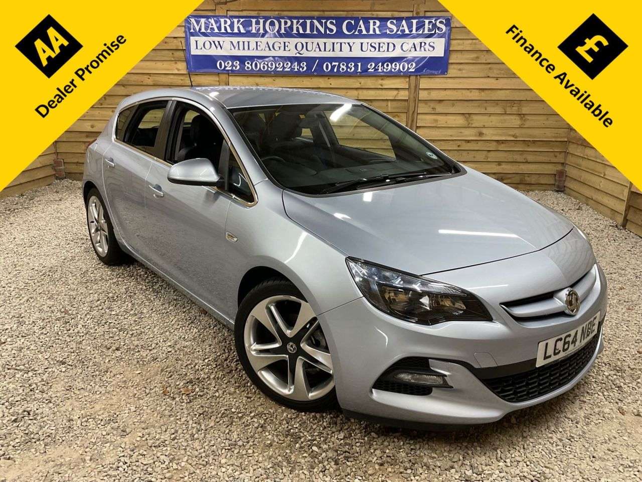 A 2014 VAUXHALL ASTRA 1.6 16v Limited Edition Hatchback 5dr Petrol Manual Euro 5 (115 ps) DEMO+ON A 2014 VAUXHALL ASTRA 1.6 16v Limited Edition Hatchback 5dr Petrol Manual Euro 5 (115 ps) DEMO+ON