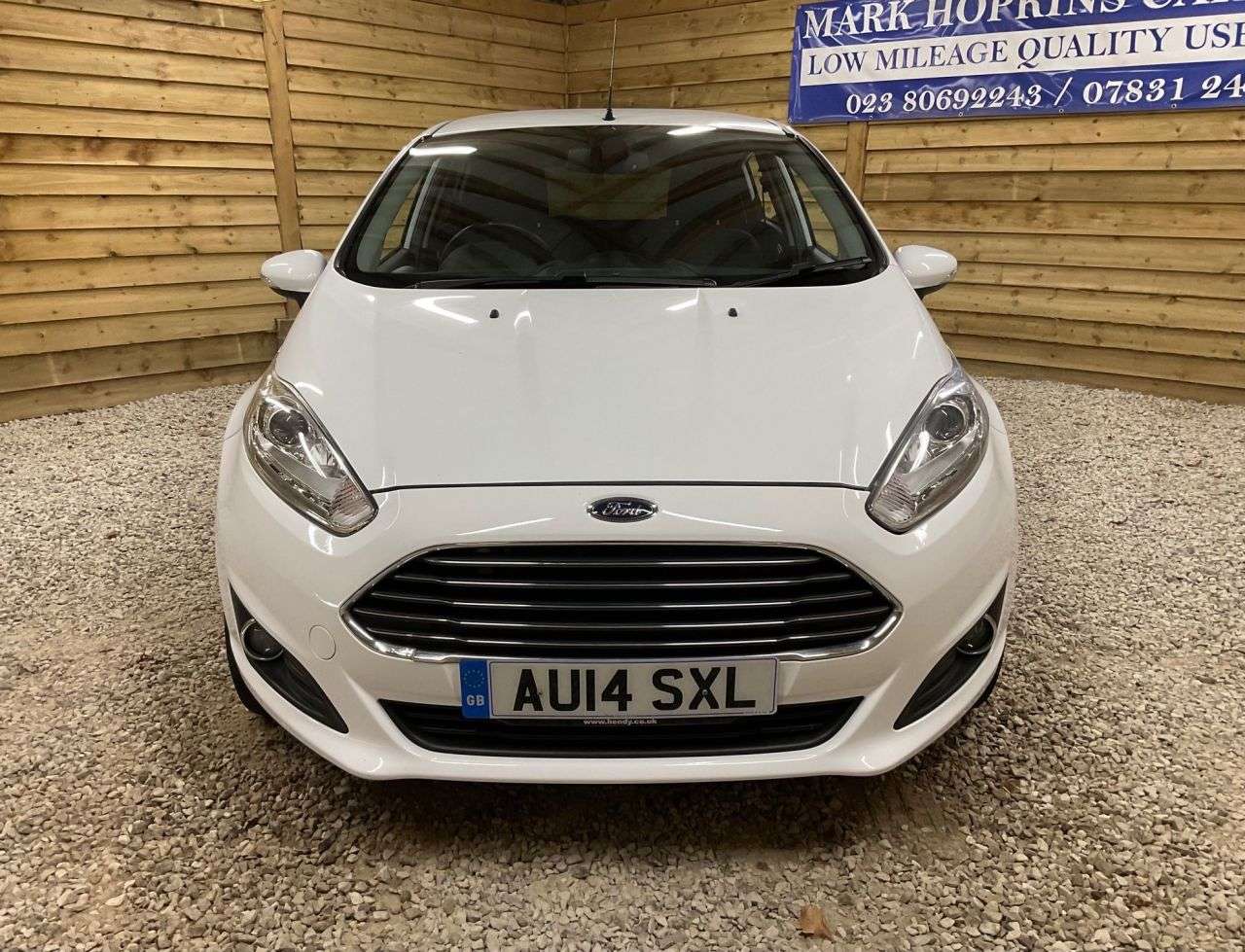 A 2014 FORD FIESTA 1.6 Titanium Hatchback 5dr Petrol Powershift Euro 5 (105 ps) DEMO+ONE LOCAL A 2014 FORD FIESTA 1.6 Titanium Hatchback 5dr Petrol Powershift Euro 5 (105 ps) DEMO+ONE LOCAL