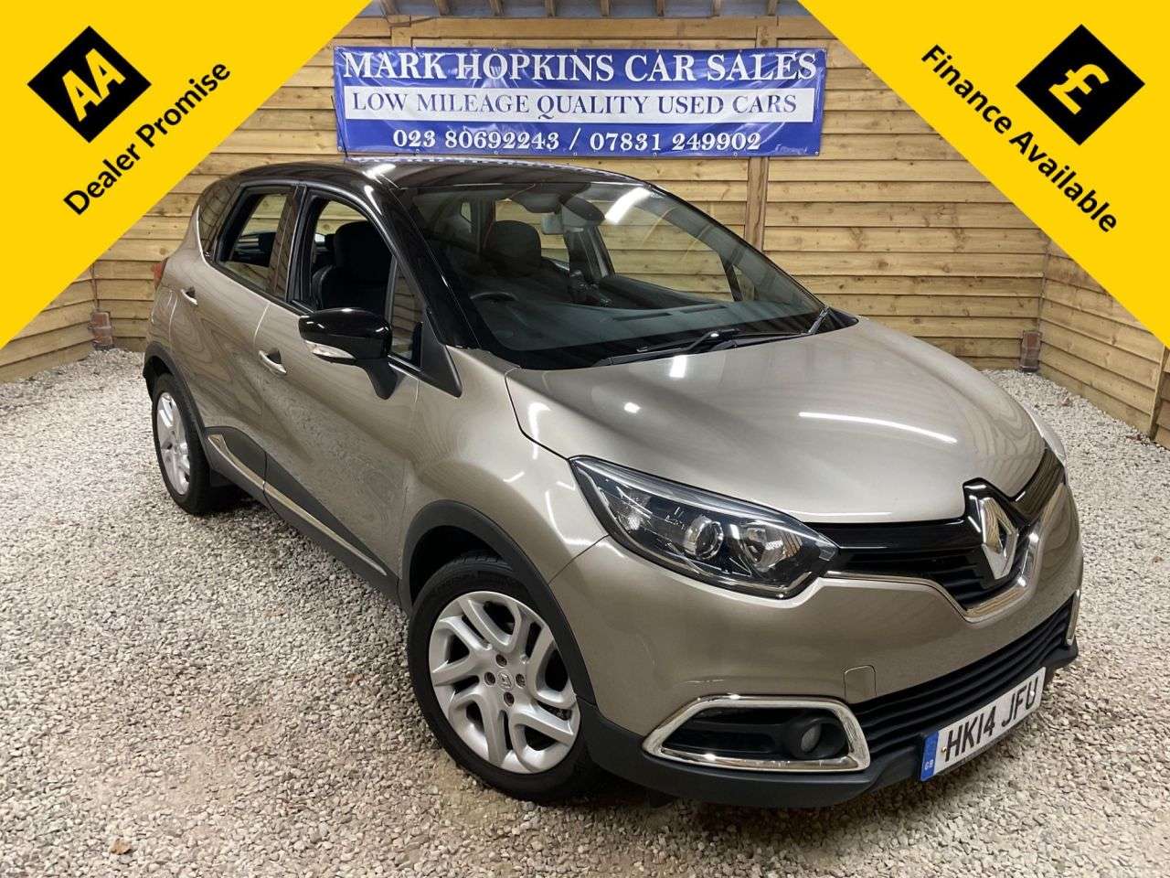 A 2014 RENAULT CAPTUR 0.9 TCe ENERGY Dynamique MediaNav SUV 5dr Petrol Manual Euro 5 (s/s) (90 ps A 2014 RENAULT CAPTUR 0.9 TCe ENERGY Dynamique MediaNav SUV 5dr Petrol Manual Euro 5 (s/s) (90 ps
