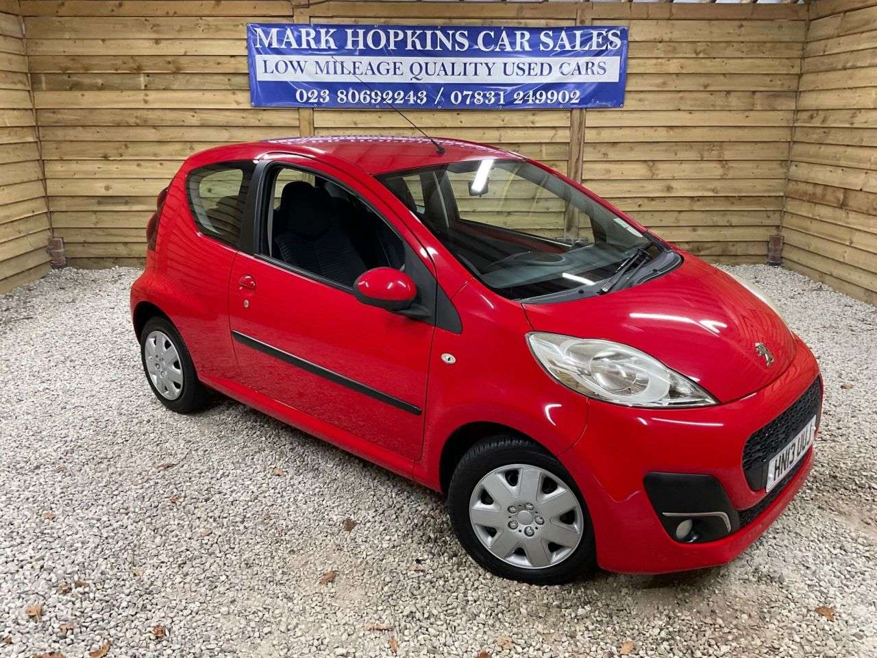 A 2013 PEUGEOT 107 1.0 12V Active Hatchback 3dr Petrol 2 Tronic Euro 5 (68 ps) 1LOCAL LADY RAR A 2013 PEUGEOT 107 1.0 12V Active Hatchback 3dr Petrol 2 Tronic Euro 5 (68 ps) 1LOCAL LADY RAR