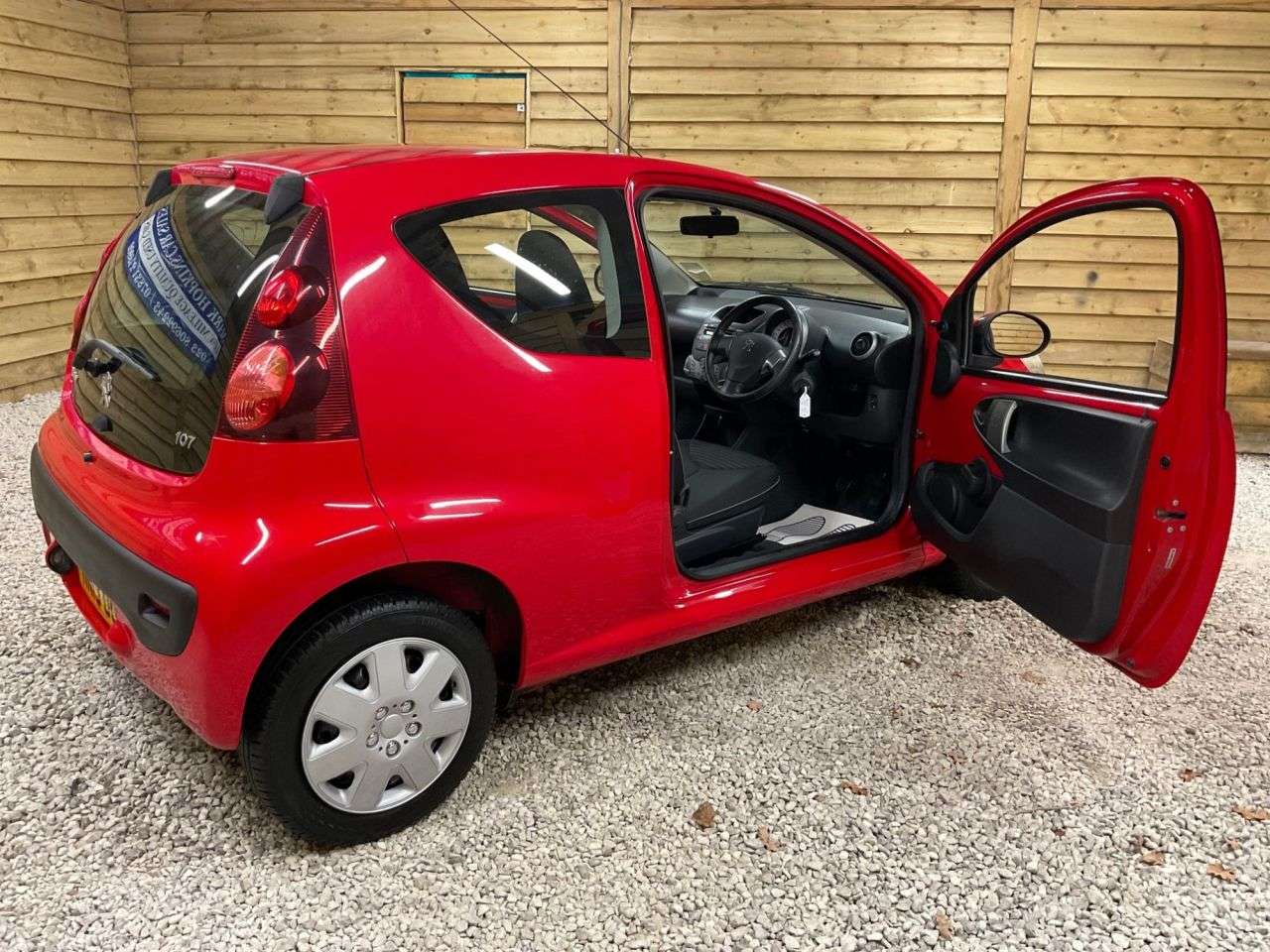 2013 PEUGEOT 107 2013 PEUGEOT 107