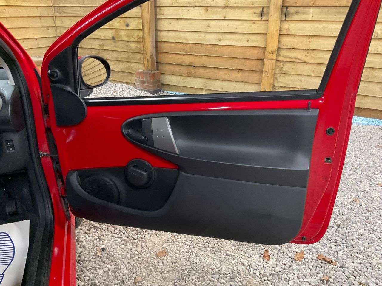 2013 PEUGEOT 107 2013 PEUGEOT 107
