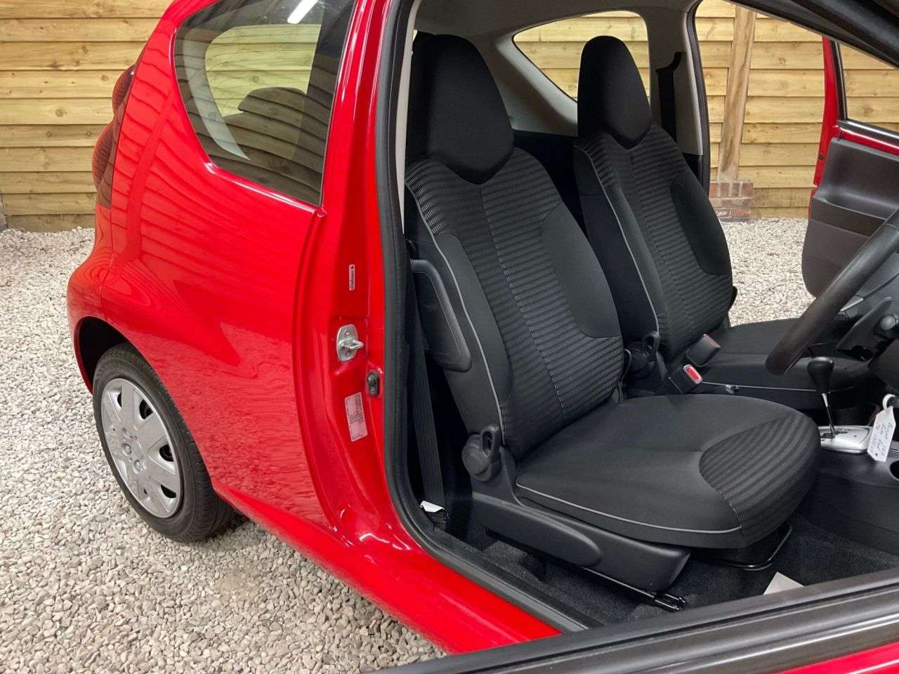 2013 PEUGEOT 107 2013 PEUGEOT 107