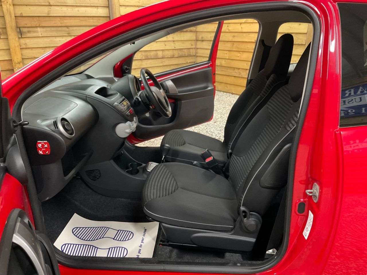 2013 PEUGEOT 107 2013 PEUGEOT 107