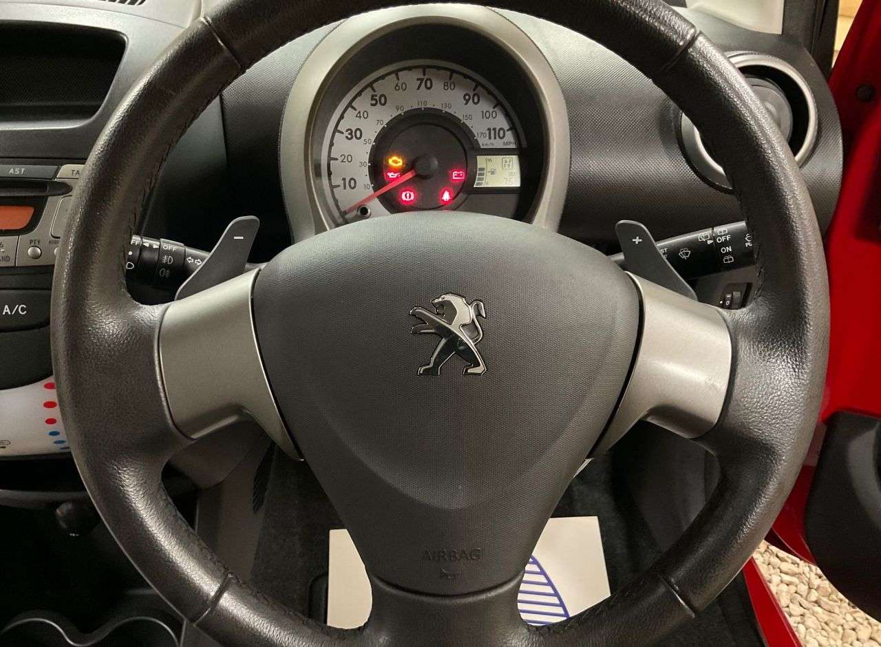 2013 PEUGEOT 107 2013 PEUGEOT 107