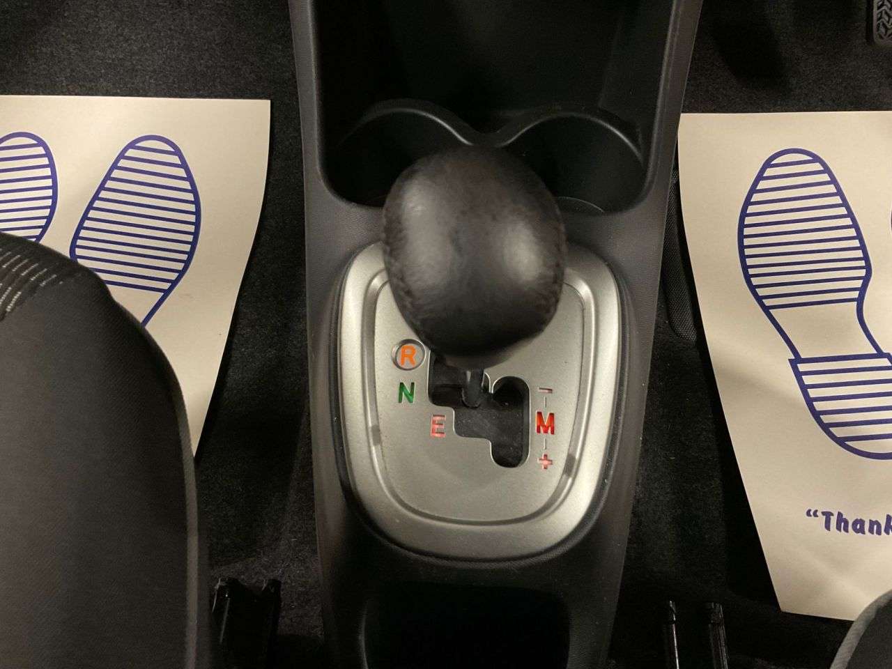 2013 PEUGEOT 107 2013 PEUGEOT 107