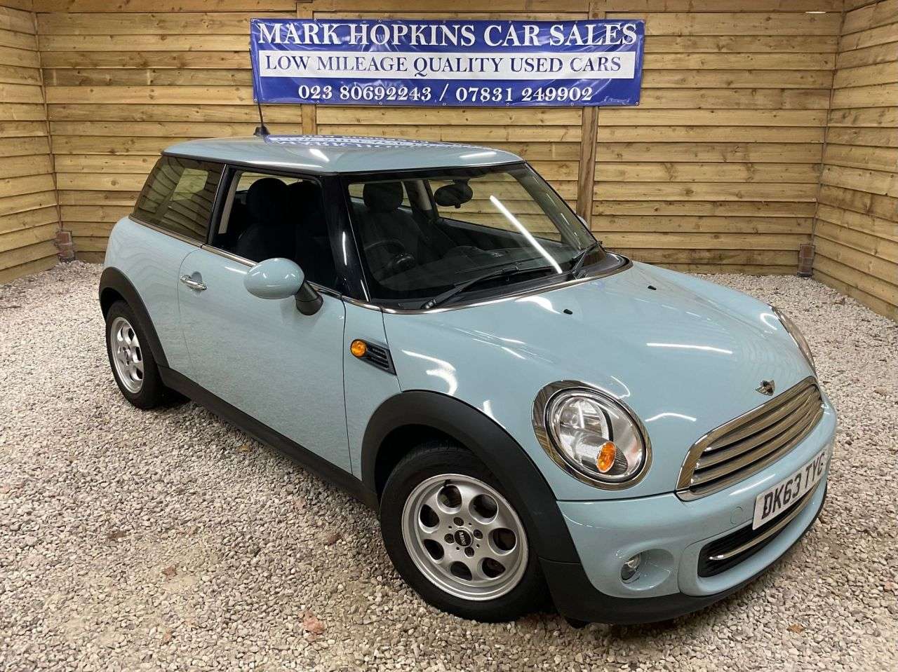 A 2013 MINI HATCH 1.6 Cooper Hatchback 3dr Petrol Auto Euro 6 (122 ps) TWO LADY OWNERS ICE BL A 2013 MINI HATCH 1.6 Cooper Hatchback 3dr Petrol Auto Euro 6 (122 ps) TWO LADY OWNERS ICE BL