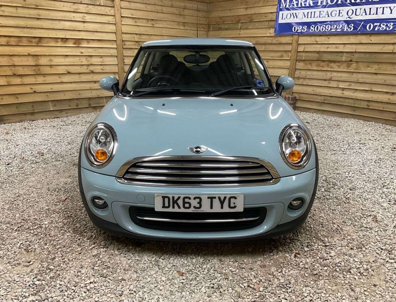 A 2013 MINI HATCH 1.6 Cooper Hatchback 3dr Petrol Auto Euro 6 (122 ps) TWO LADY OWNERS ICE BL A 2013 MINI HATCH 1.6 Cooper Hatchback 3dr Petrol Auto Euro 6 (122 ps) TWO LADY OWNERS ICE BL