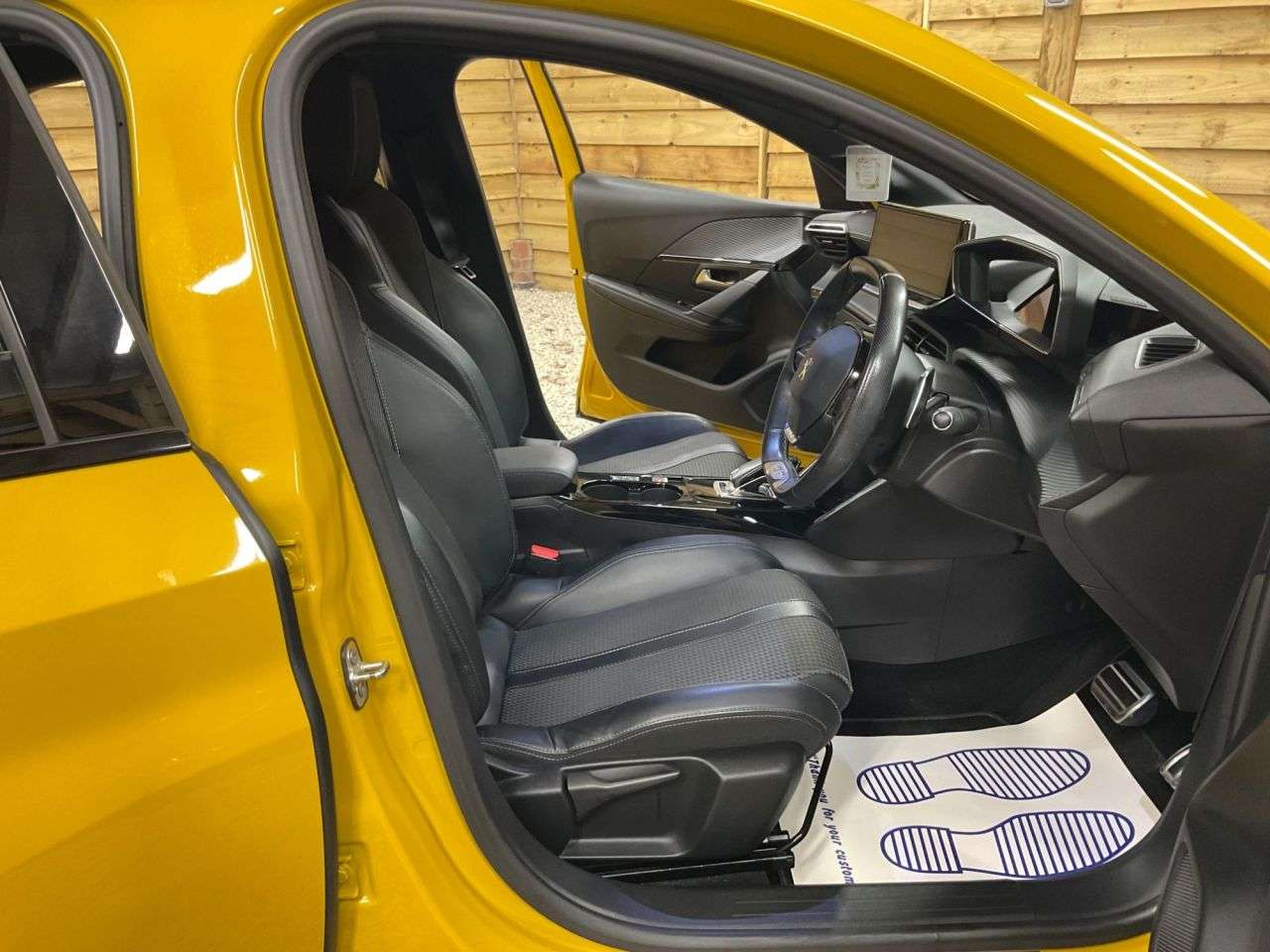 2021 PEUGEOT 208 2021 PEUGEOT 208