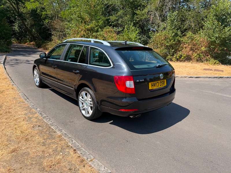 A 2013 SKODA SUPERB ELEGANCE V6 AUTO 4 x 4 Rare low miles full history A 2013 SKODA SUPERB ELEGANCE V6 AUTO 4 x 4 Rare low miles full history