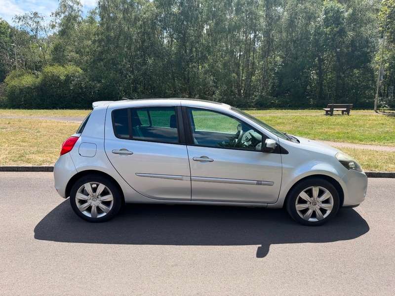 2011 RENAULT CLIO 2011 RENAULT CLIO