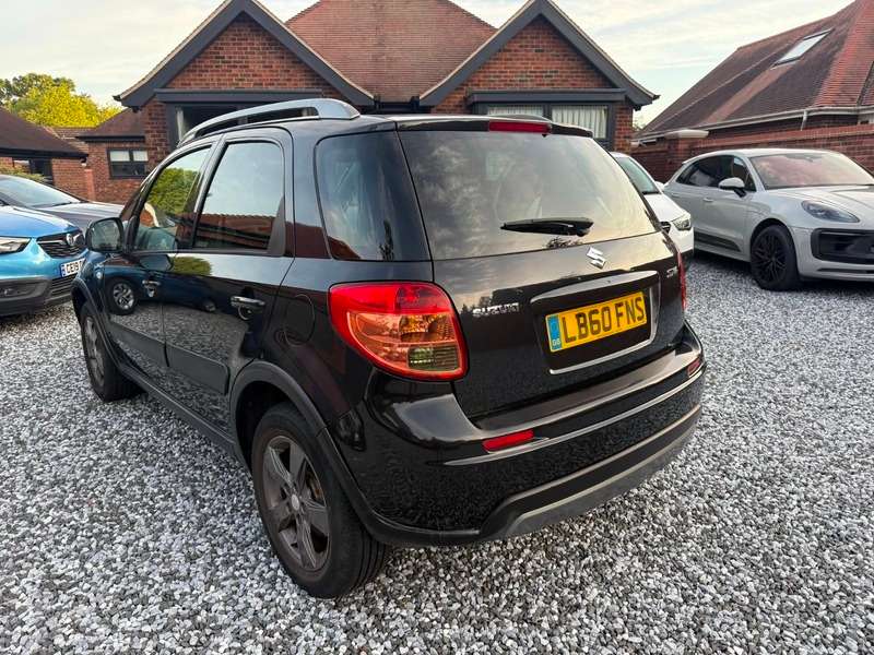 A 2011 SUZUKI SX4 SZ-L Super Family Car good history A 2011 SUZUKI SX4 SZ-L Super Family Car good history
