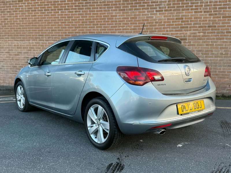 A 2013 VAUXHALL ASTRA SRI Turbo Massive History Great Specification A 2013 VAUXHALL ASTRA SRI Turbo Massive History Great Specification