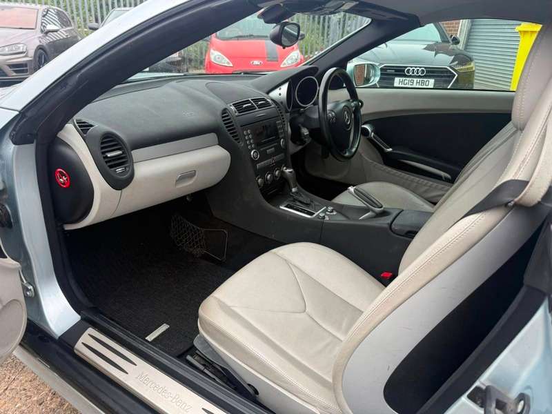 A 2005 MERCEDES SLK 200 KOMPRESSOR Great History and SPECIFICATION A 2005 MERCEDES SLK 200 KOMPRESSOR Great History and SPECIFICATION