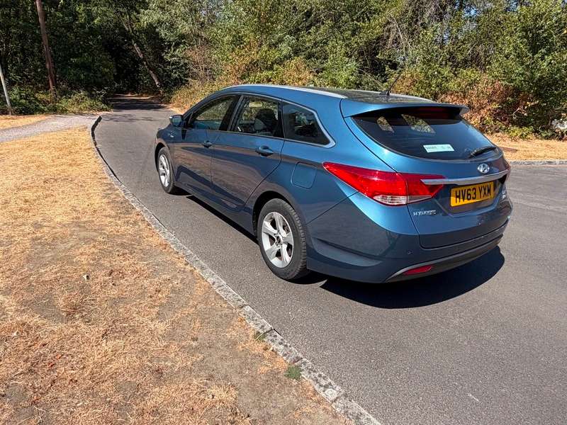 A 2013 HYUNDAI I40 CRDI ACTIVE BLUE DRIVE Excellent history top value Estate A 2013 HYUNDAI I40 CRDI ACTIVE BLUE DRIVE Excellent history top value Estate