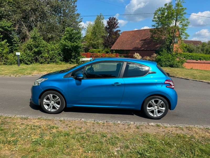 2012 PEUGEOT 208 2012 PEUGEOT 208