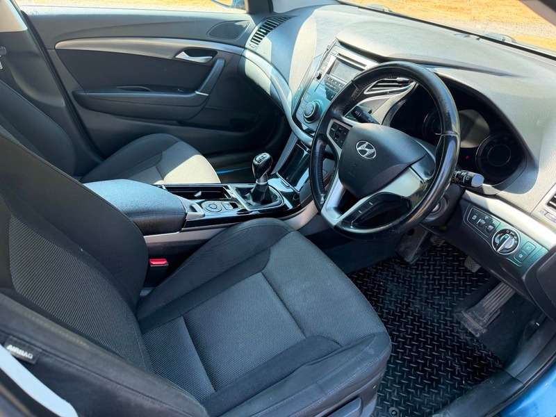 A 2013 HYUNDAI I40 CRDI ACTIVE BLUE DRIVE Excellent history top value Estate A 2013 HYUNDAI I40 CRDI ACTIVE BLUE DRIVE Excellent history top value Estate