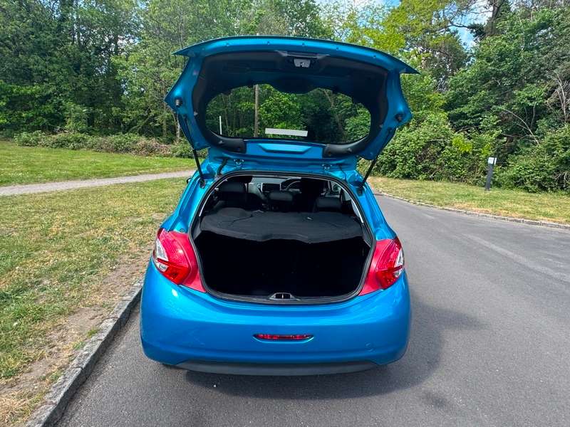 2012 PEUGEOT 208 2012 PEUGEOT 208