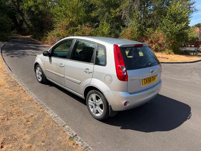 A 2008 FORD FIESTA ZETEC CLIMATE 16V Ideal first car with history A 2008 FORD FIESTA ZETEC CLIMATE 16V Ideal first car with history