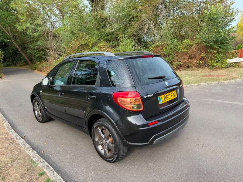 A 2011 SUZUKI SX4 SZ-L Super Family Car good history A 2011 SUZUKI SX4 SZ-L Super Family Car good history