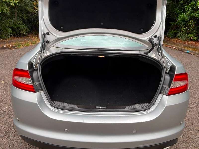 2012 JAGUAR XF 2012 JAGUAR XF