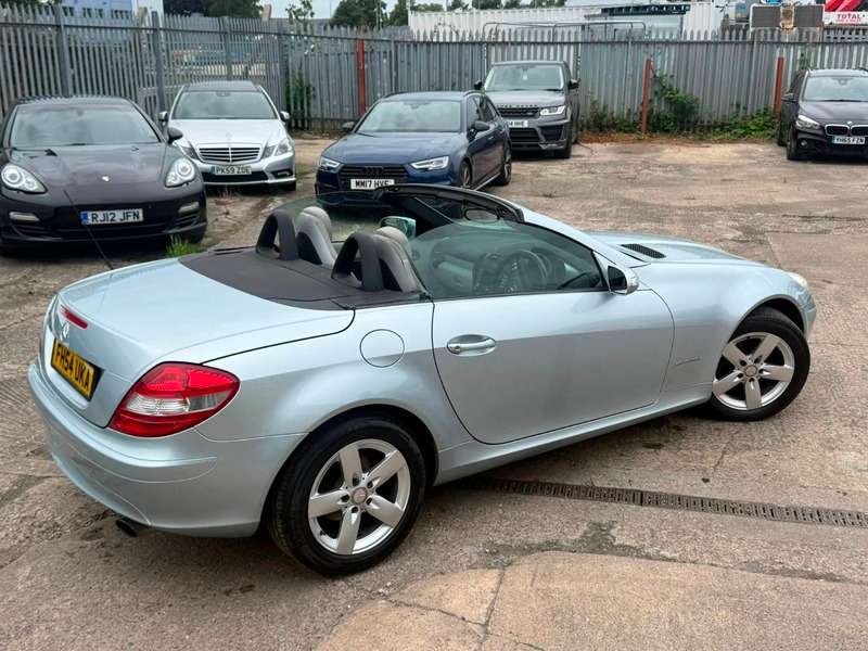 A 2005 MERCEDES SLK 200 KOMPRESSOR Great History and SPECIFICATION A 2005 MERCEDES SLK 200 KOMPRESSOR Great History and SPECIFICATION