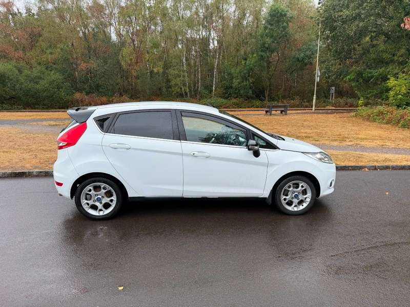2011 FORD FIESTA 2011 FORD FIESTA
