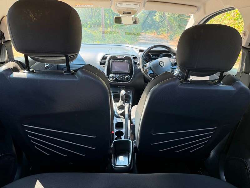 A 2014 RENAULT CAPTUR DYNAMIQUE S MEDIANAV ENERGY DCI S/S FULL History A 2014 RENAULT CAPTUR DYNAMIQUE S MEDIANAV ENERGY DCI S/S FULL History