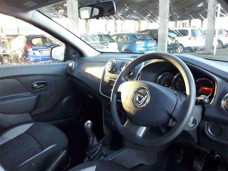 A 2015 DACIA SANDERO STEPWAY AMBIANCE TCE Value Family SUV A 2015 DACIA SANDERO STEPWAY AMBIANCE TCE Value Family SUV