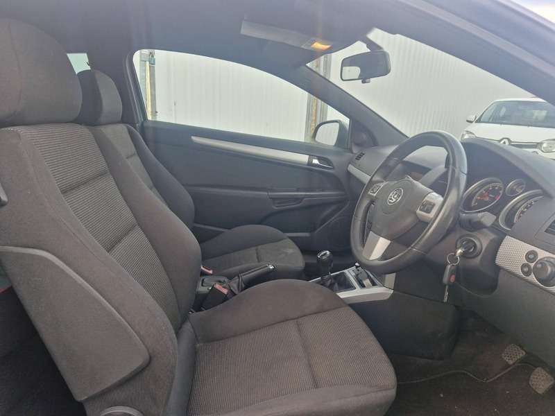 A 2010 VAUXHALL ASTRA SRI Great history, HPI clear, lower insurance group A 2010 VAUXHALL ASTRA SRI Great history, HPI clear, lower insurance group