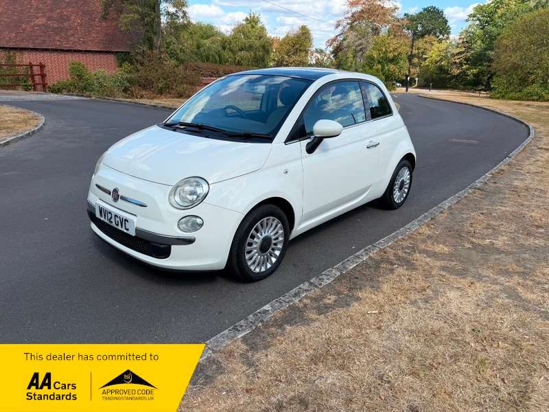 A 2012 FIAT 500 LOUNGE Fabulous history ideal first car A 2012 FIAT 500 LOUNGE Fabulous history ideal first car