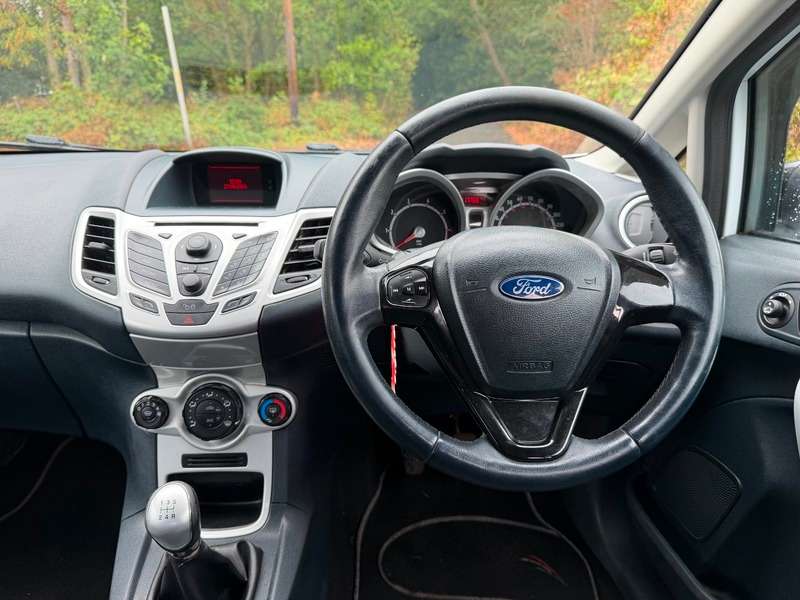 2011 FORD FIESTA 2011 FORD FIESTA