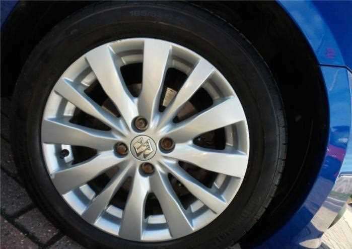 2013 SUZUKI SWIFT 2013 SUZUKI SWIFT