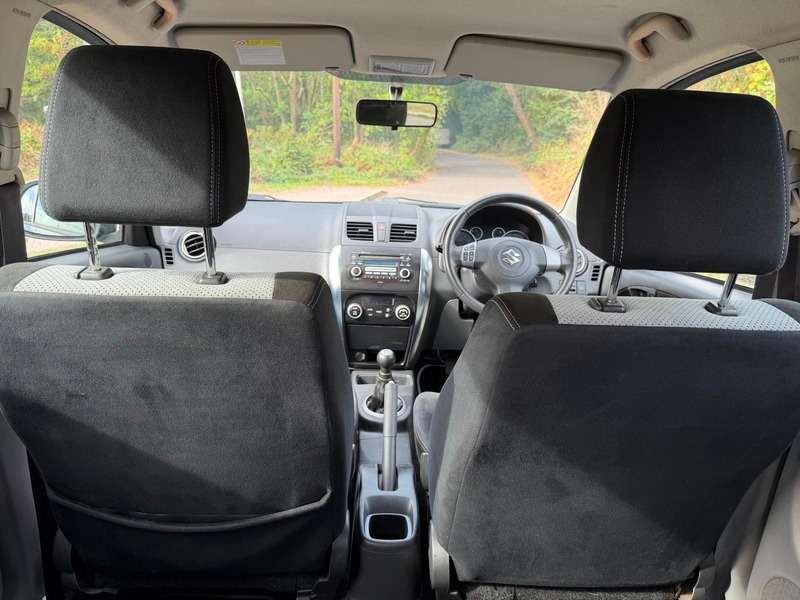 A 2011 SUZUKI SX4 SZ-L Super Family Car good history A 2011 SUZUKI SX4 SZ-L Super Family Car good history
