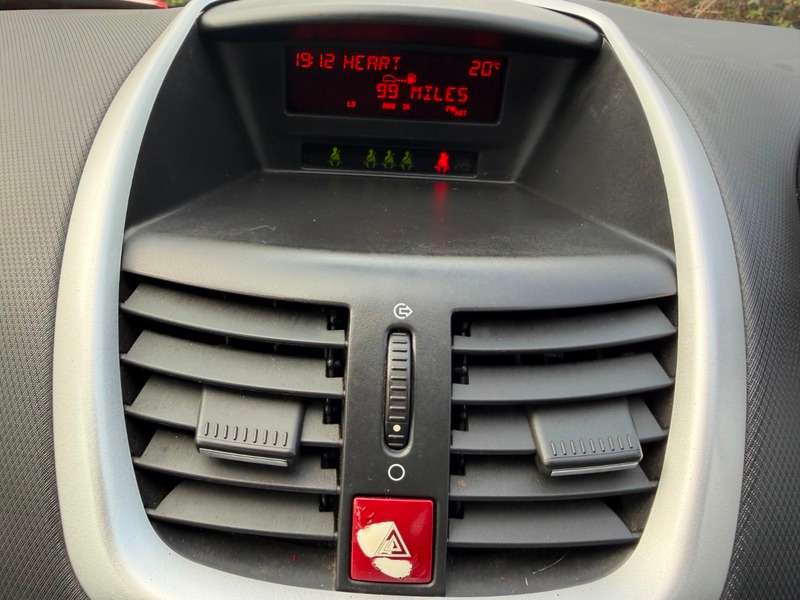 2006 PEUGEOT 207 2006 PEUGEOT 207