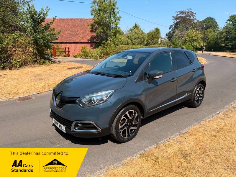A 2014 RENAULT CAPTUR DYNAMIQUE S MEDIANAV ENERGY DCI S/S FULL History A 2014 RENAULT CAPTUR DYNAMIQUE S MEDIANAV ENERGY DCI S/S FULL History
