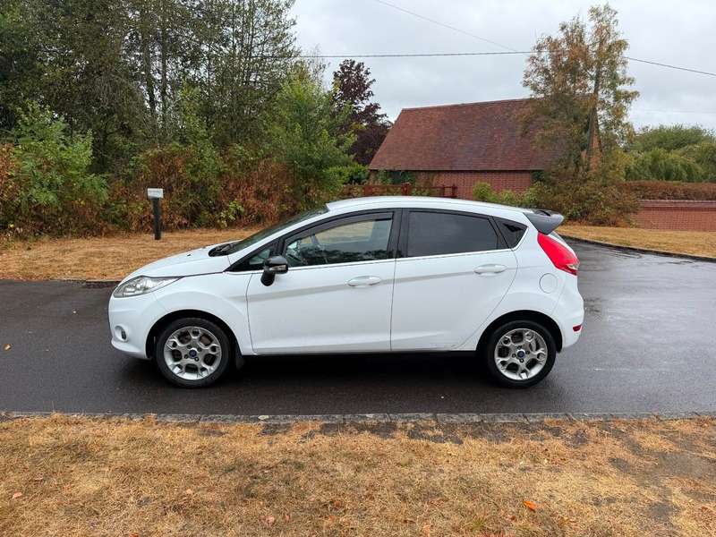 2011 FORD FIESTA 2011 FORD FIESTA