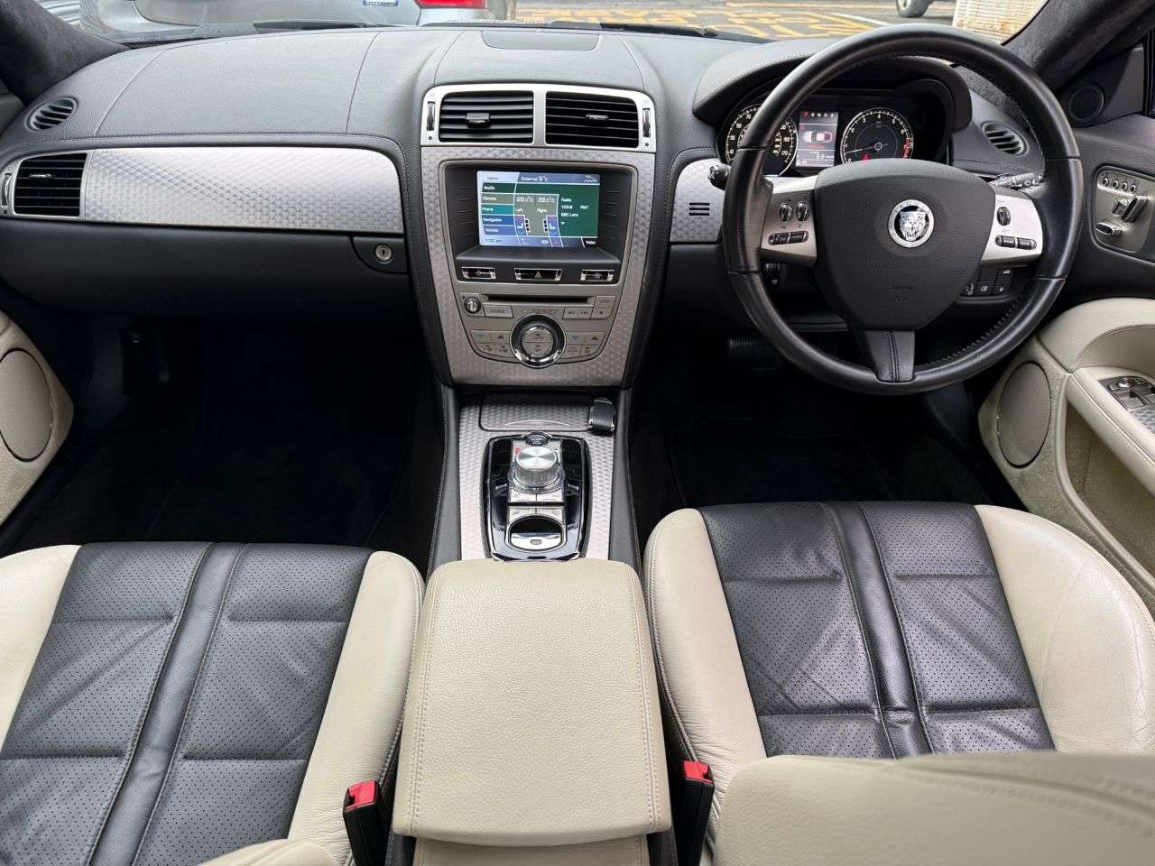 A 2011 JAGUAR XK 5.0 V8 Coupe 2dr Petrol Auto Euro 5 (385 ps) A 2011 JAGUAR XK 5.0 V8 Coupe 2dr Petrol Auto Euro 5 (385 ps)