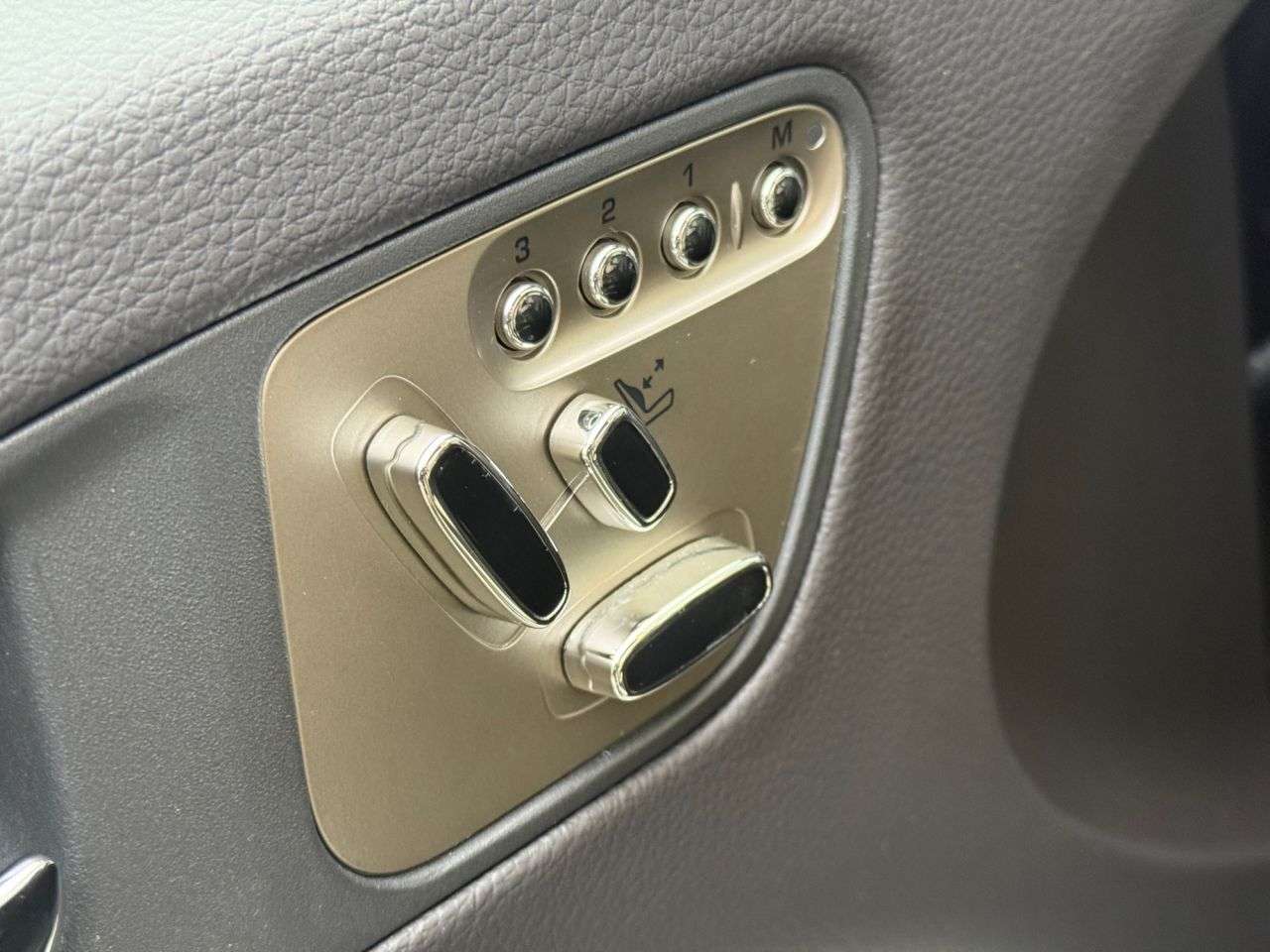 2011 JAGUAR XK 2011 JAGUAR XK